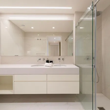 Seashore Luxury Getaway - South Coastal Porto Apartment