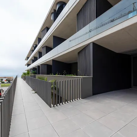 Seashore Luxury Getaway - South Coastal Porto Apartment *