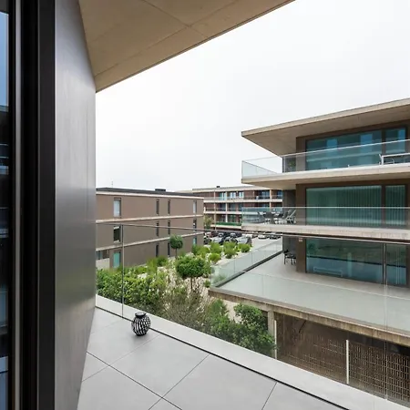 Seashore Luxury Getaway - South Coastal Porto Apartment